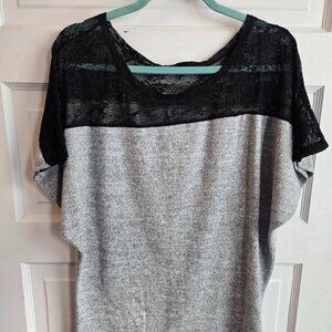 🖤 Chic Black Lace & Heathered Grey Dolman Top - large